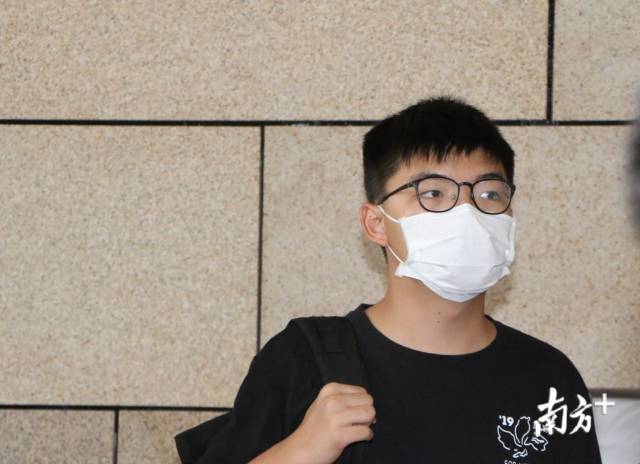 乱港分子黄之锋因去年10月参与非法集结被捕