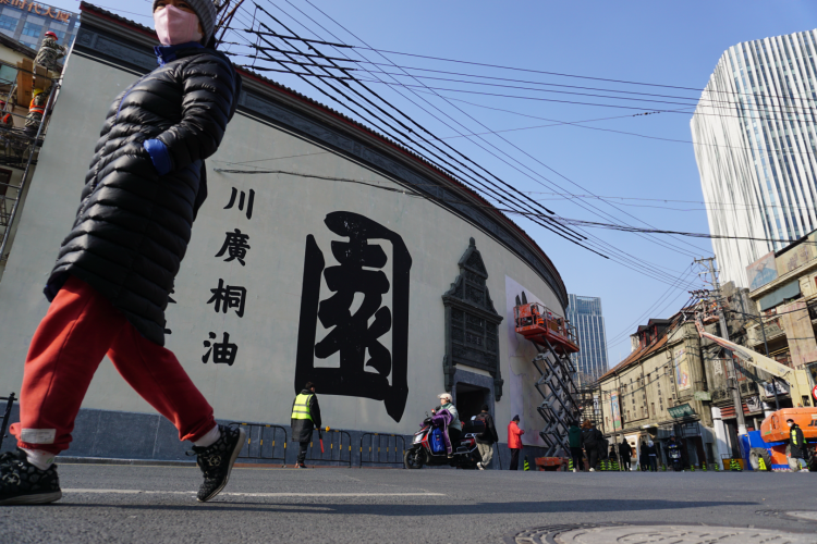 醬園弄重新亮相乍浦路變老上海風情街市民都來此地拍戲了