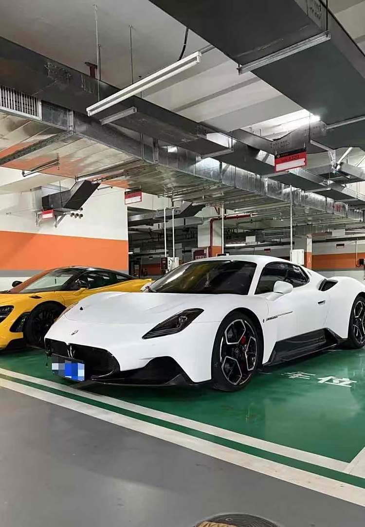 22年 玛莎拉蒂mc20 2024款 3.0t 标准版