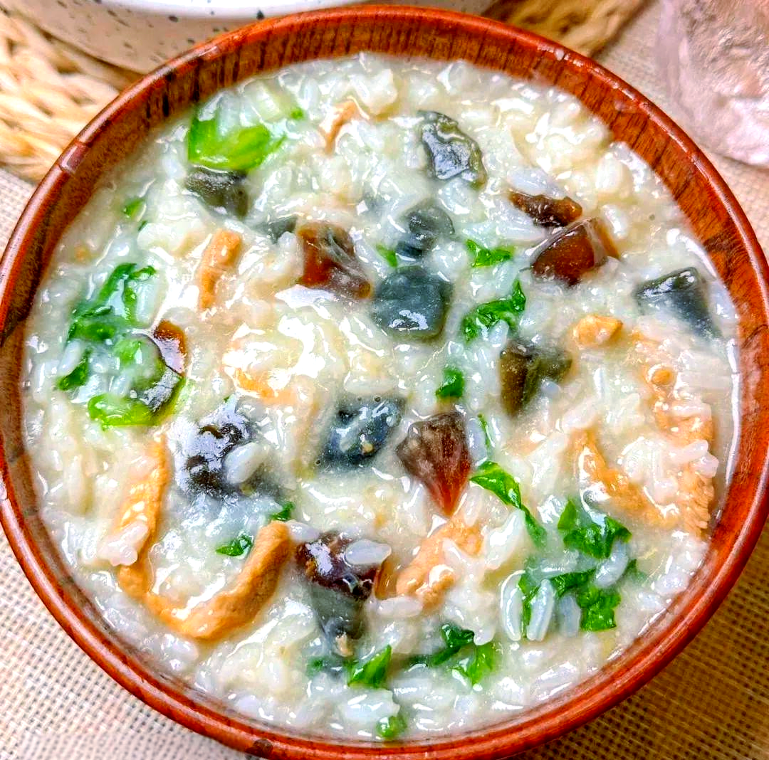 早餐新选择:皮蛋瘦肉粥,营养美味又养胃,开启你的美好一天