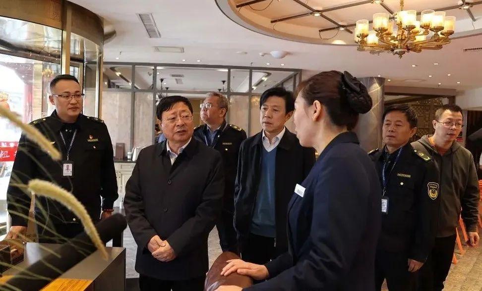 大同市市场监管局局长杜福带队开展"五一"节前市场监管领域检查