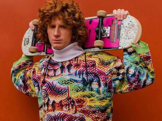 穿上这种来自意大利时尚品牌capable的服装可以人脸识别系统认不出你