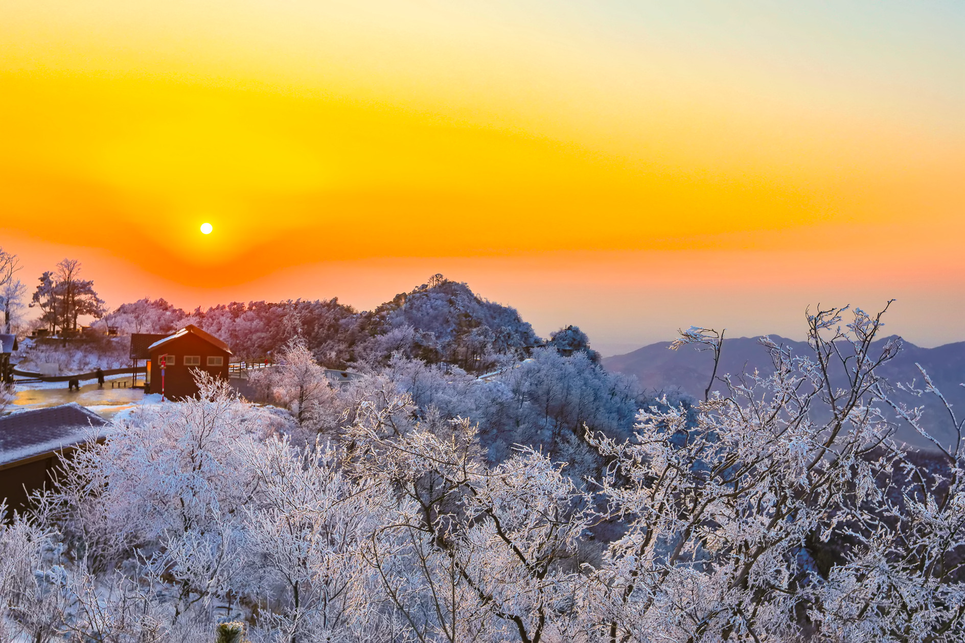 天蒙已成为赏雾凇好去处 这个冬天来临沂吧 蒙山残雪美如画