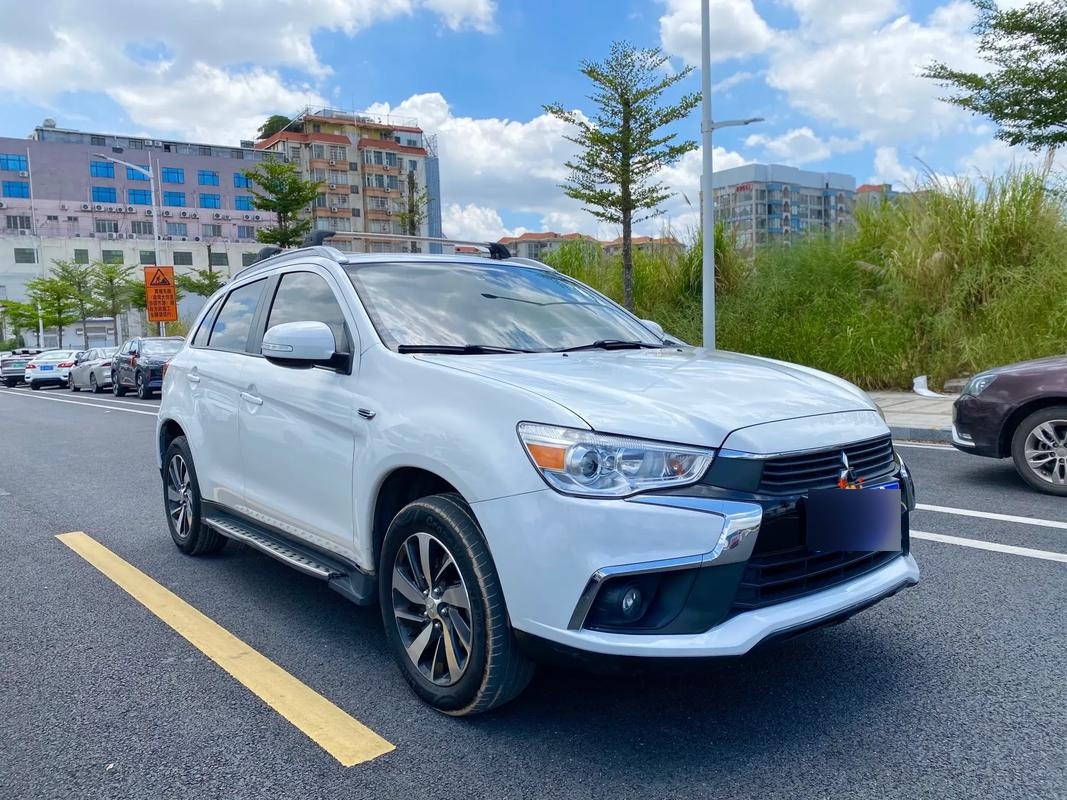 三菱劲炫2.0自动档开车方法如下