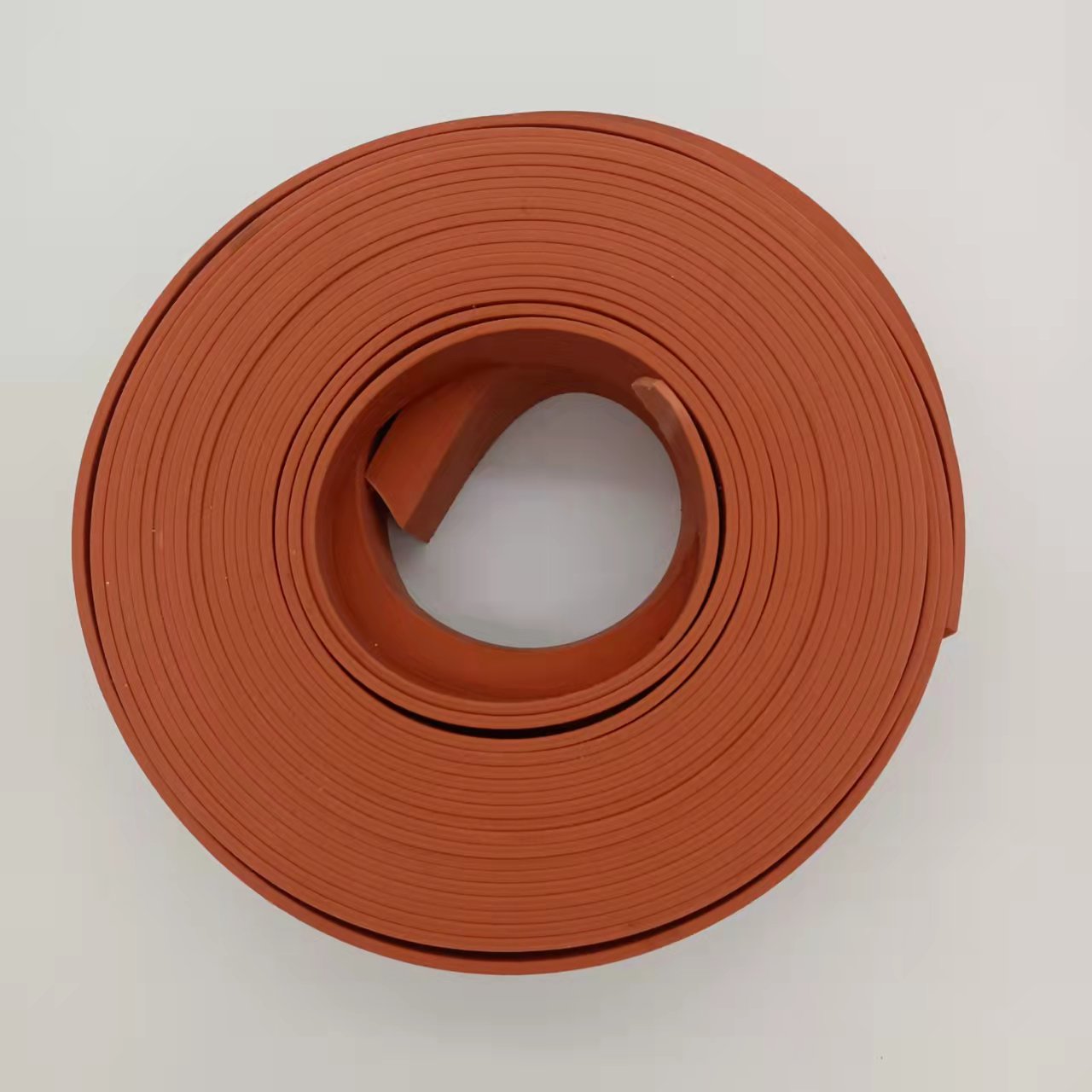 制品型遇水膨胀止水条具有吸水膨胀率高 耐酸碱性稳定 抗老化优点