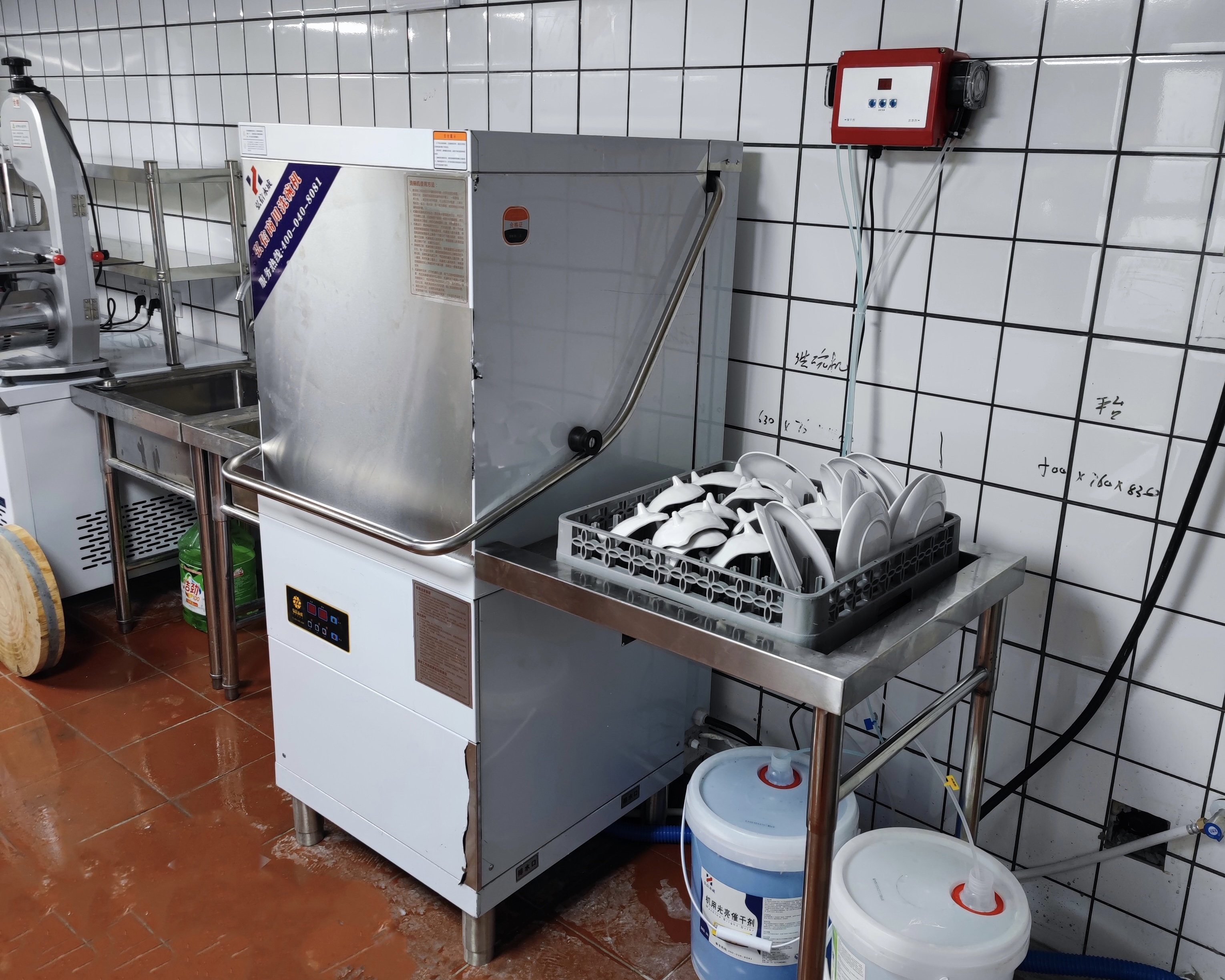 祝贺天津.布罗船长自助餐厅—采购「弘信永成」揭盖式洗碗机!
