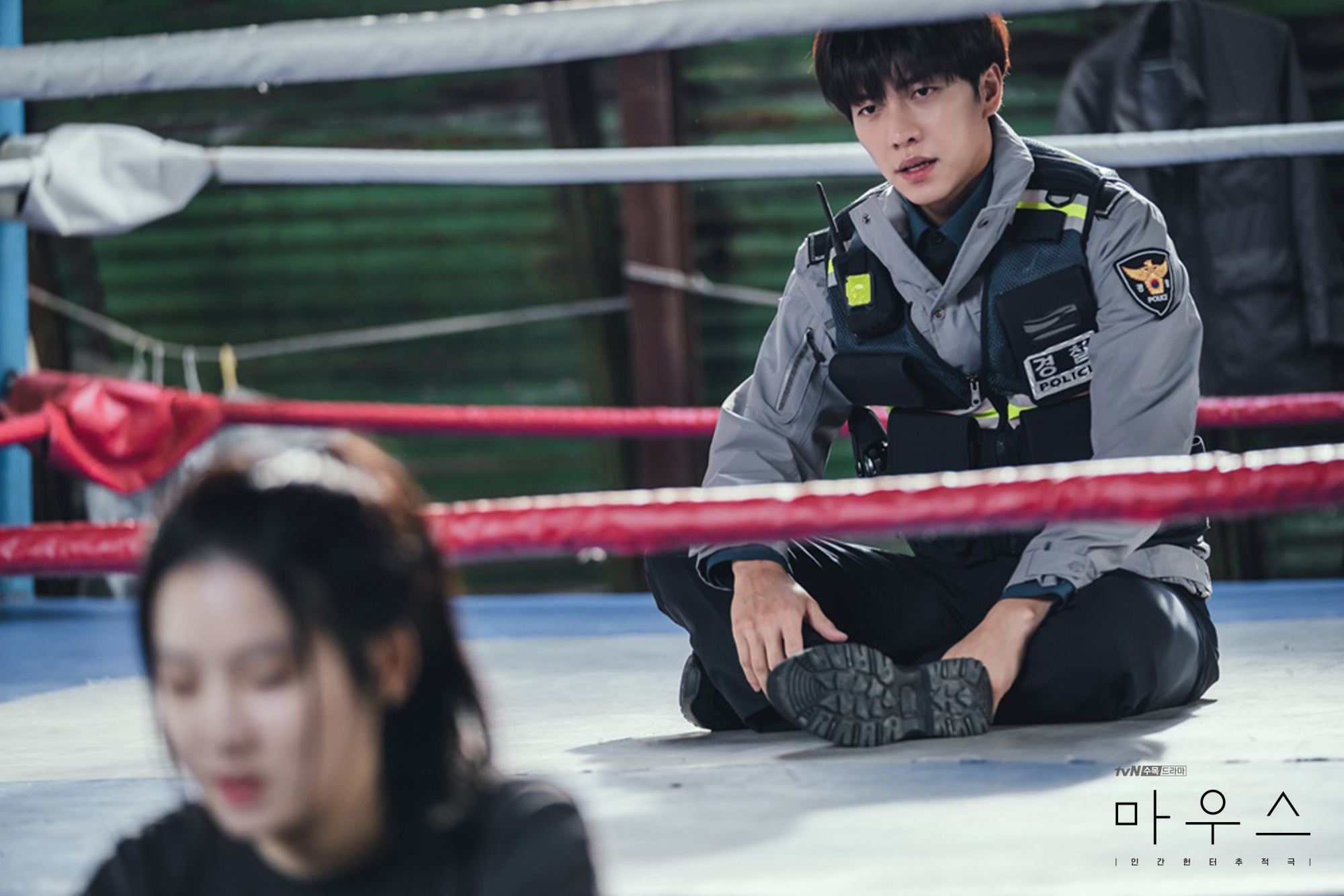 看完韩剧《窥探》16集,你觉得80是窥探者还是小白鼠?