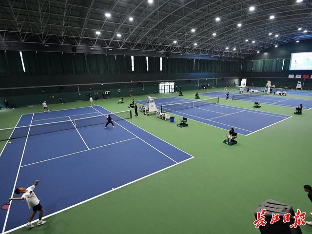 市运会网球比赛现场长江日报记者喻志勇摄
