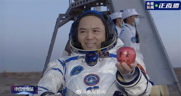 神舟二十一号乘组凯旋：今日平安抵京！