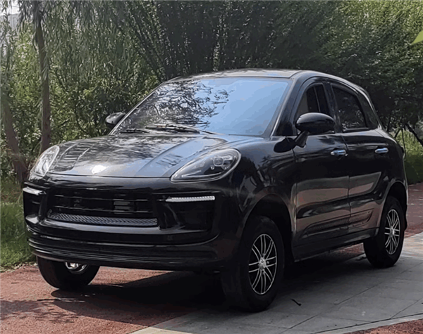 男子花2万买不要驾照的"保时捷918" 结果上路就被查