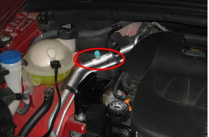 汽车空调冷凝水管漏水怎么处理