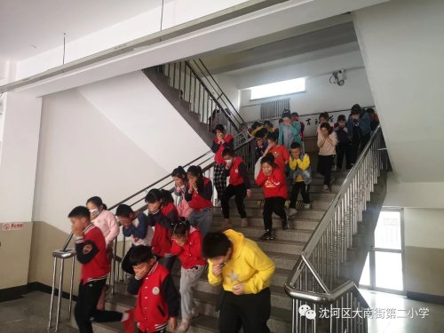 全程2分07秒!大南二校举行消防应急疏散演练