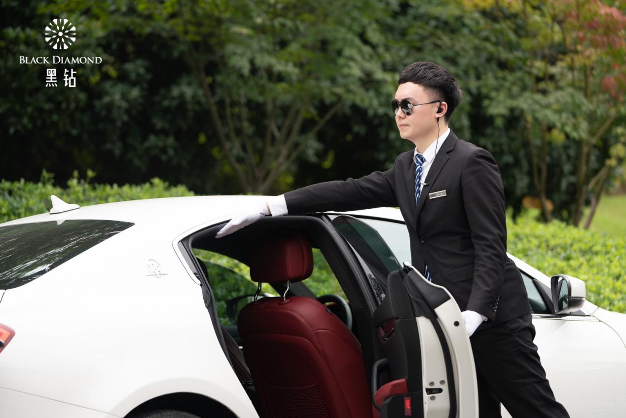 荷兰国际管家守护贵阳铁建城黑钻业主生活的每一刻(上)