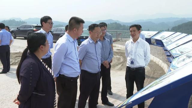 瓦标龙带队到龙里开展服务工业企业工作