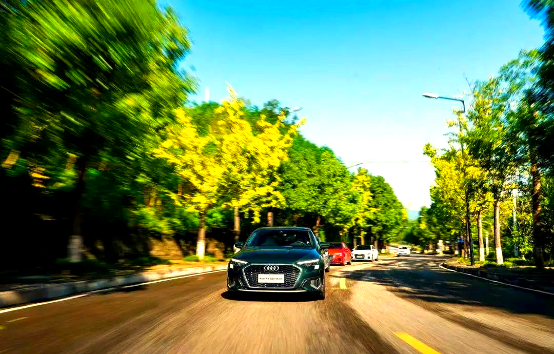 奥迪A3Sportback两厢版停车顺序(奥迪a3停车制动怎么打开)