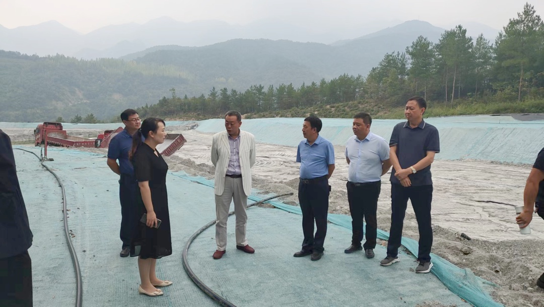 保康县副县长张莹调研磷石膏综合利用项目
