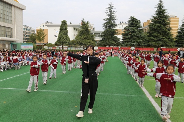 魅力廣播操,校園風景線 漣水縣南門小學舉行廣播體操比賽