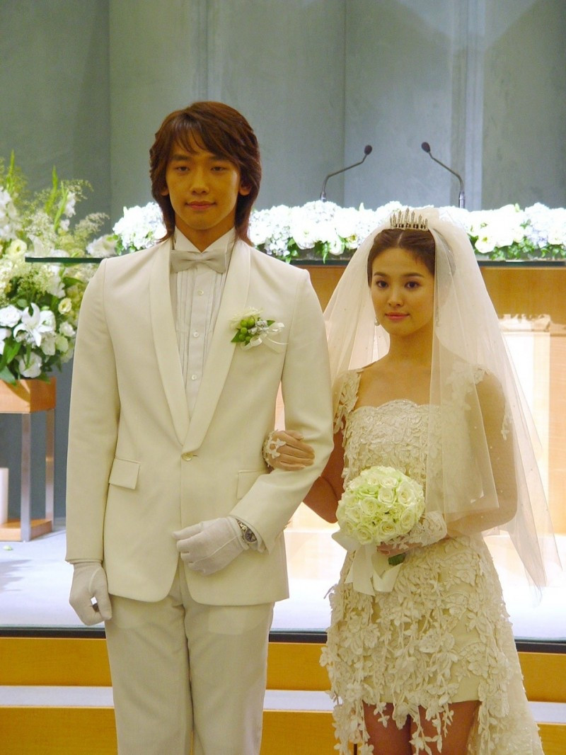 留下的美丽大屋「full house」被卖掉后,与新房东顶级明星李英宰(rain