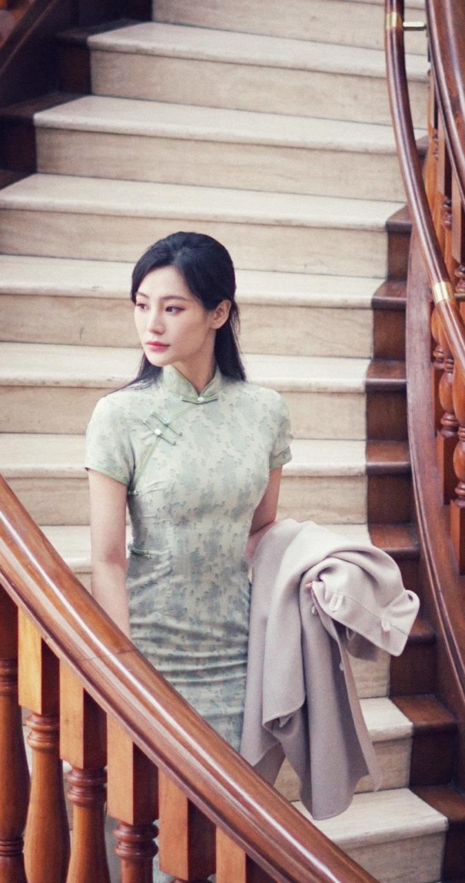 郭洋子旗袍壁纸,凤凰卫视新闻主播,2015中华小姐环球大赛总冠军