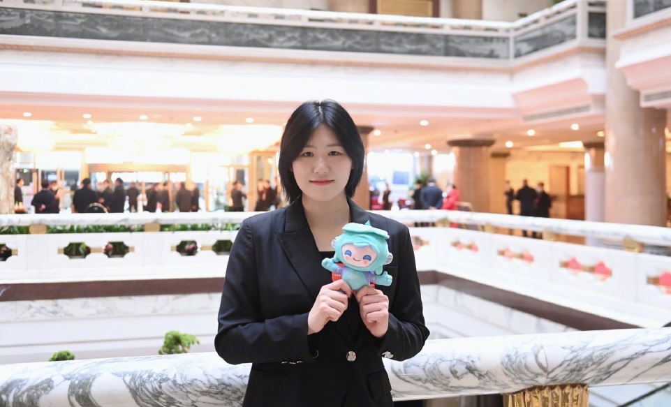 奥运冠军上学记,小叶子叶诗文"瘦了瘦了",清华大学当旗手