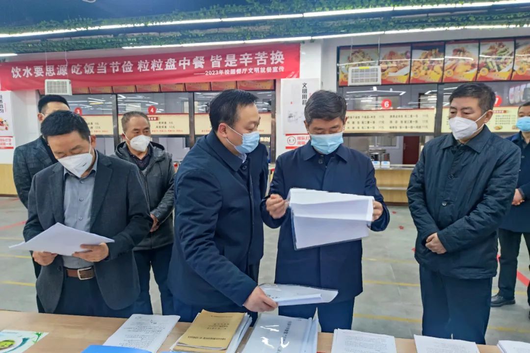 【落实食品安全"两个责任"】陈伦富到包保单位督导检查食品安全工作