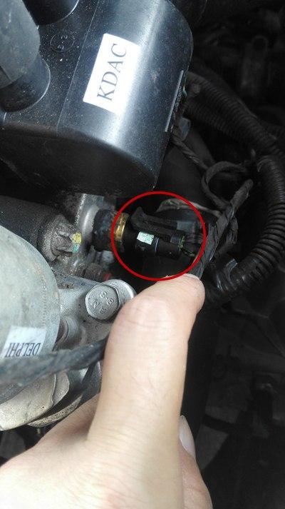 众泰5008的水温传感器在什么位置