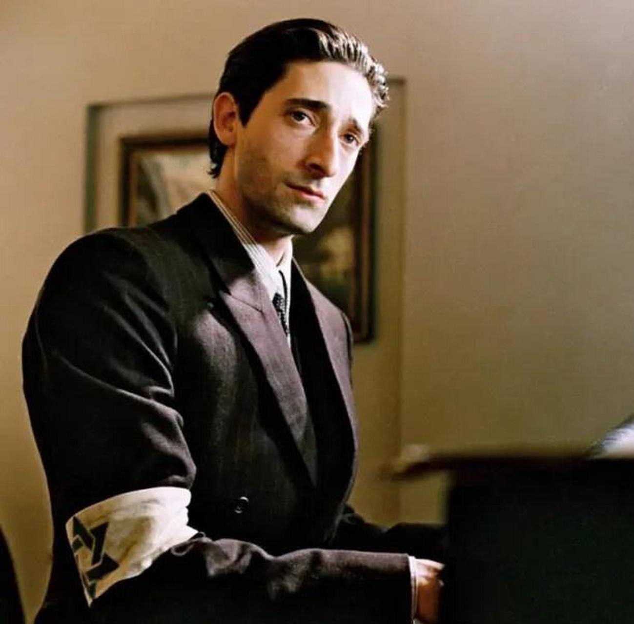 为了扮演波兰犹太音乐家,阿德里安·布罗迪采取严格的饮食.