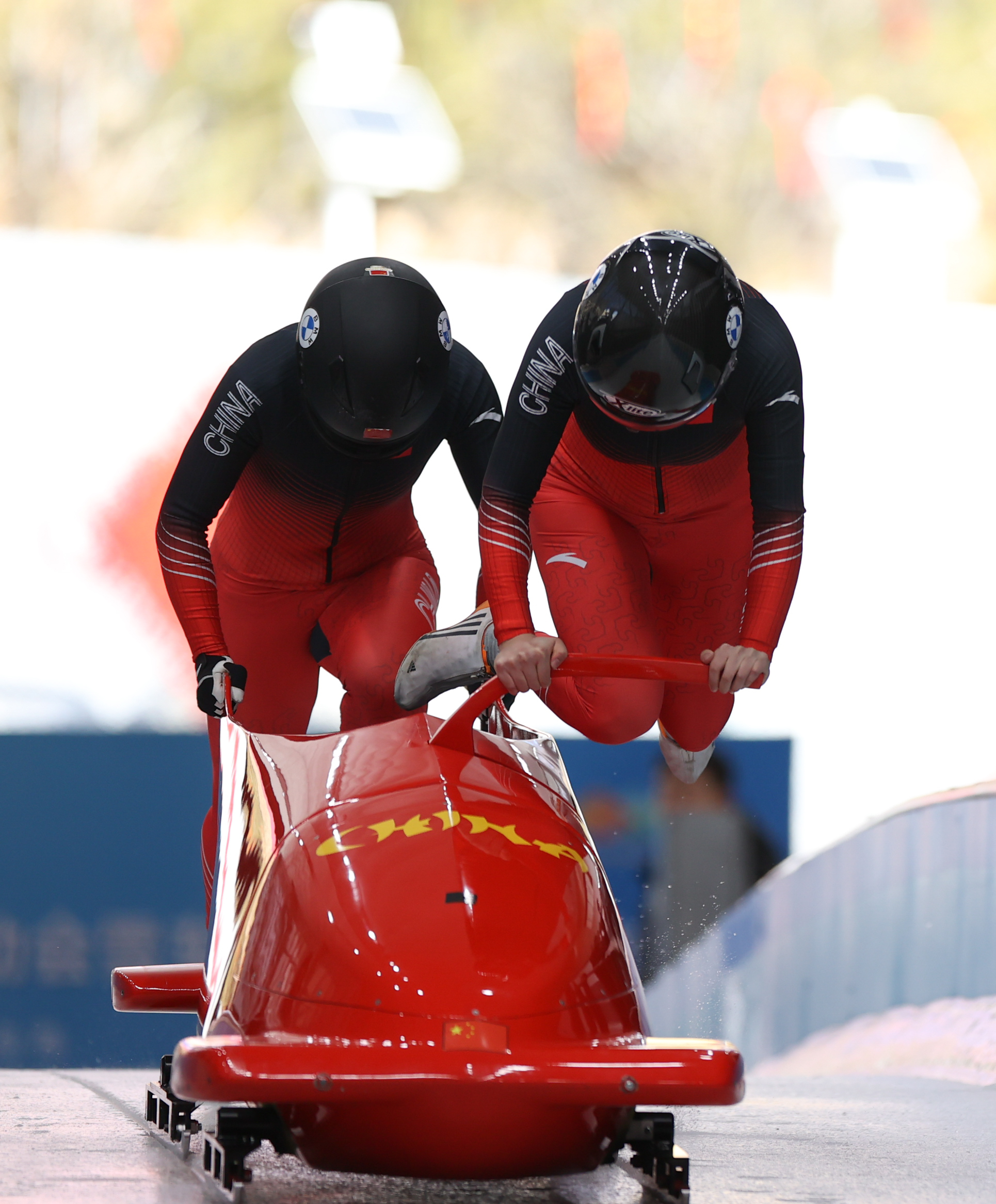 (全冬会)雪车——怀明明/王璇获女子双人雪车冠军