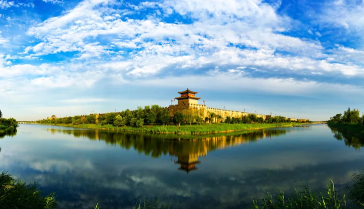 广府古城(永年酥鱼,全驴宴)→丛台公园(武灵丛台酒,冀南豆沫)→响堂山