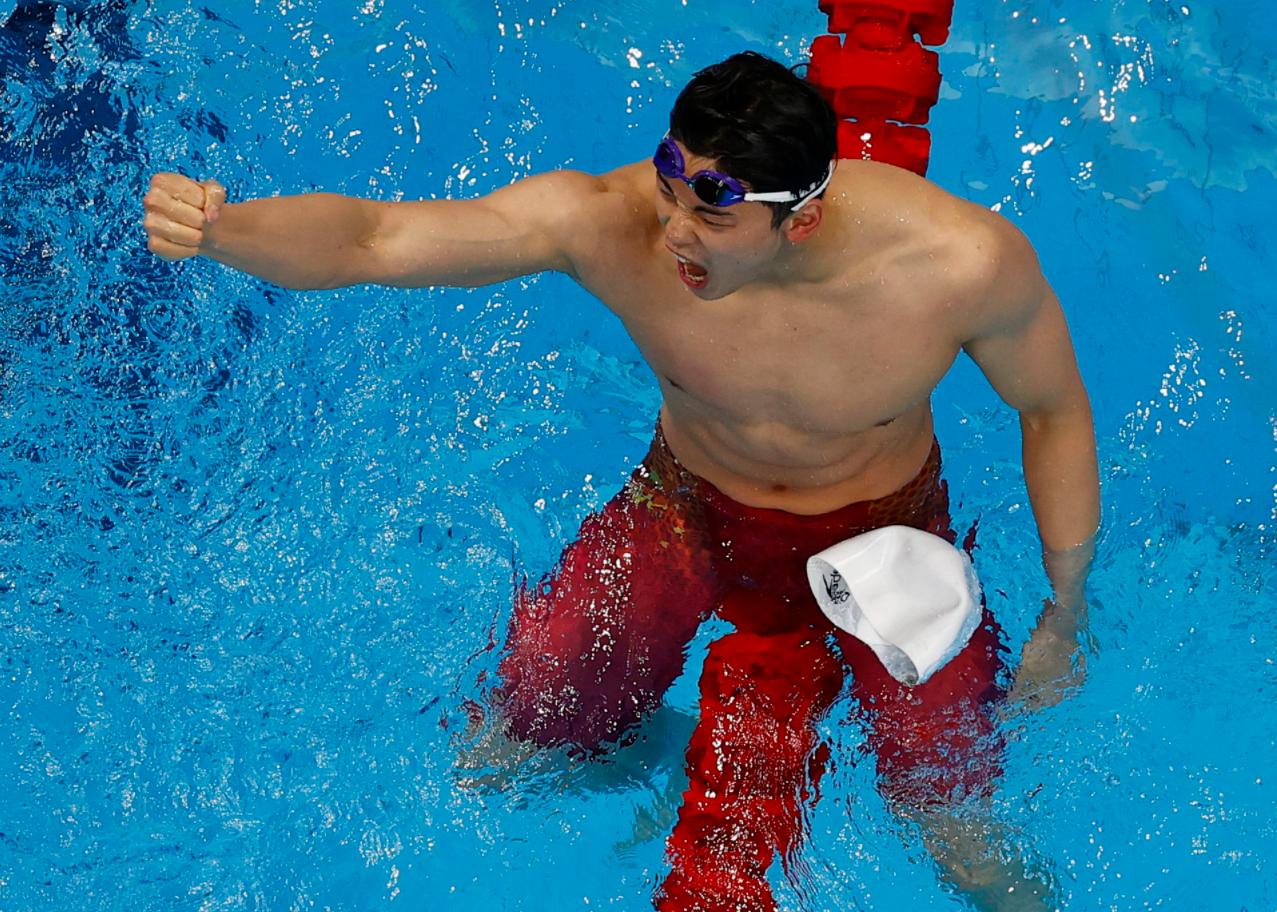 游泳:中国选手王勇夺得男子200米混合泳金牌