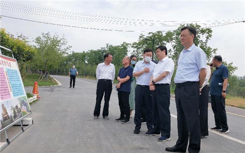 市政府副市长钱忠宝 调研沿黄乡村振兴示范带建设