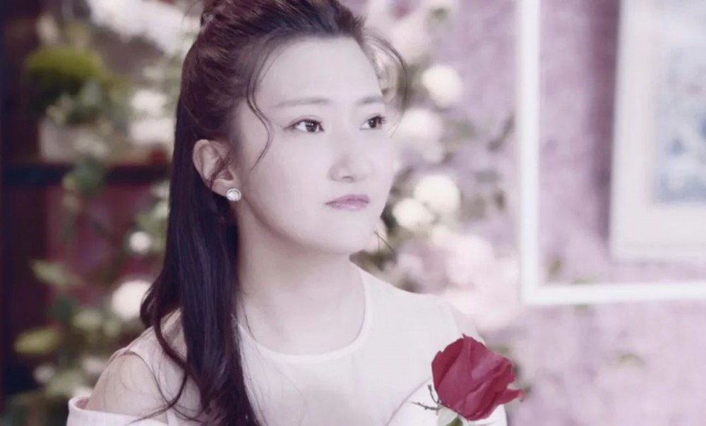 中国青年女画家吴霜获意大利第39届佛罗伦萨文学与艺术奖·绘画奖