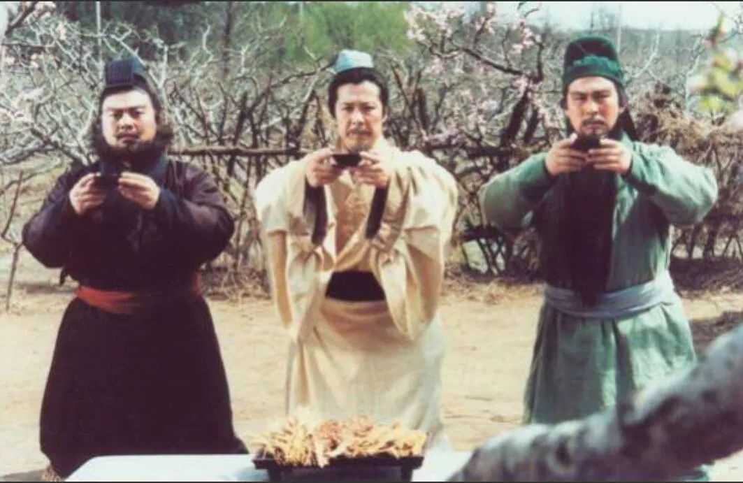 人文之宝|这一拜,忠肝义胆!刘备袜子也来啦!