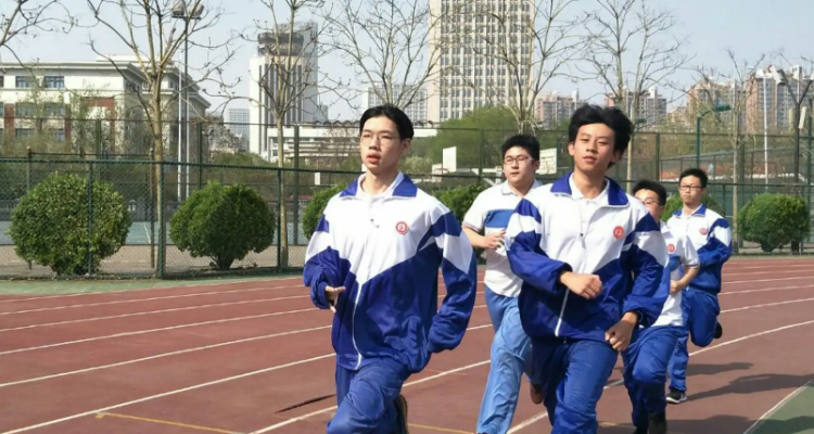 中学生400米跑步技巧