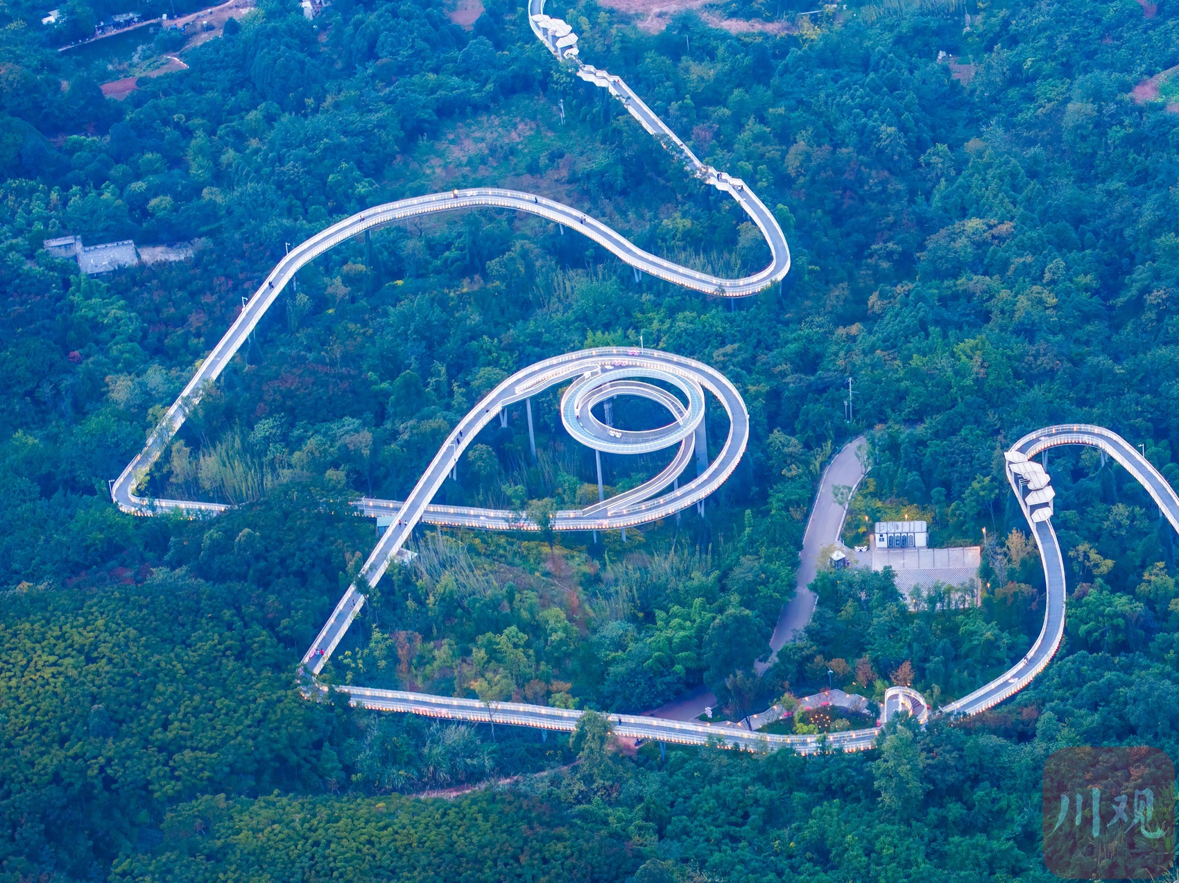 c视觉·云游天府92︱云端漫步 龙泉山高空栈道浪漫打卡新地标