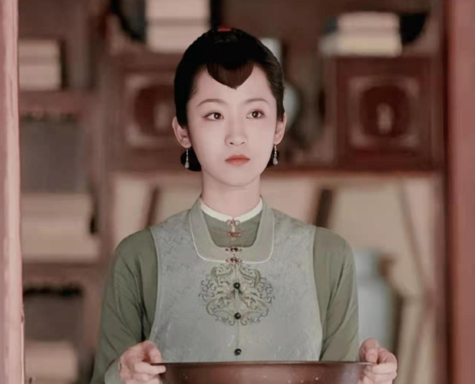 《锦心似玉》冬青手怎么受伤的?冬青和谁在一起了?