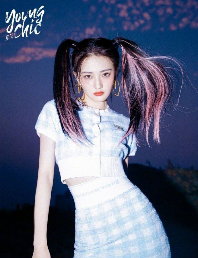 徐璐双马尾辫像高中生,一身却打扮成霸气御姐,效果好到爆