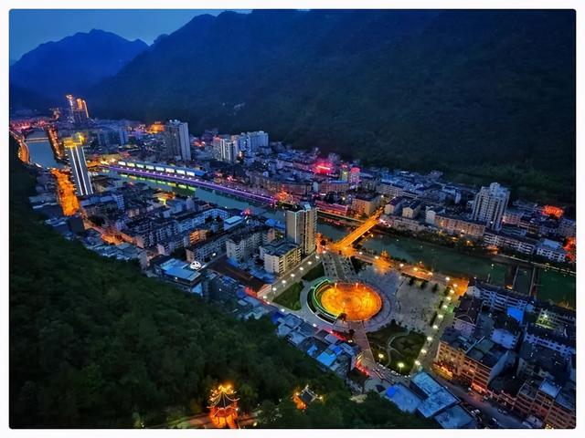 世界天坑 民歌镇巴 3天2夜畅游"中国最北苗乡"陕西镇巴
