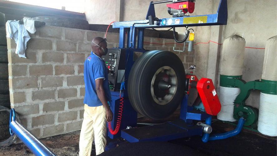 国内最先进的轮胎翻新设备是哪个厂家