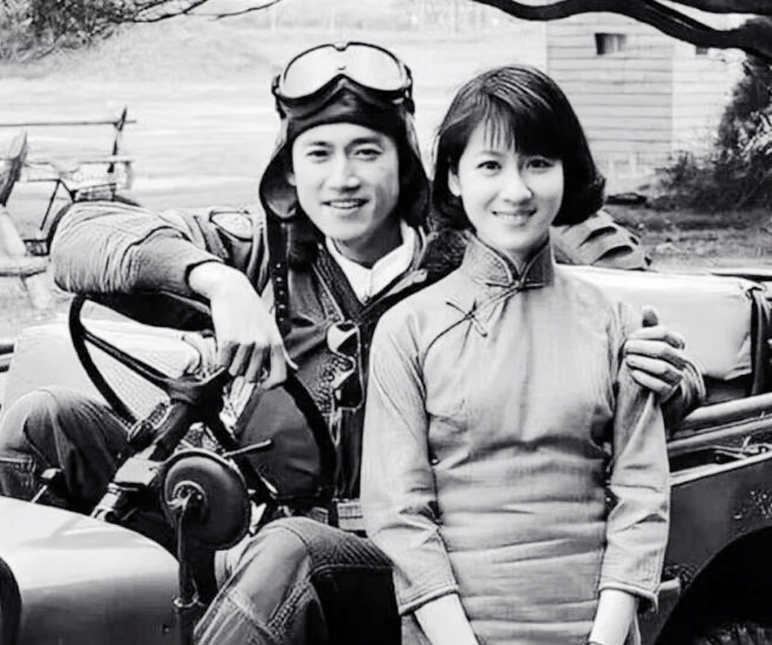 1938年,青春靓丽的少女王璐璐与国军飞行员陈怀民在一场篮球比赛中一