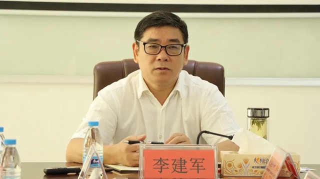 郴州市安仁县召开"稳就业"企业招工现场办公会