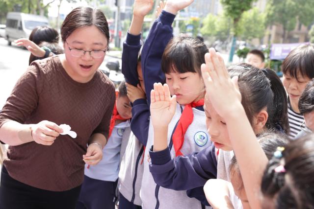 迎亚运,宁围二桥村启动科普周系列活动