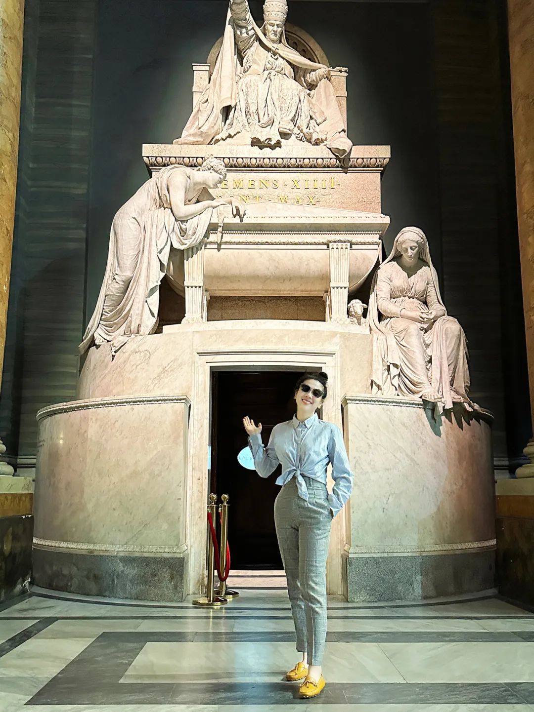 17岁考入加拿大女王大学(queenuniversity),成为校方选拔的百名精英