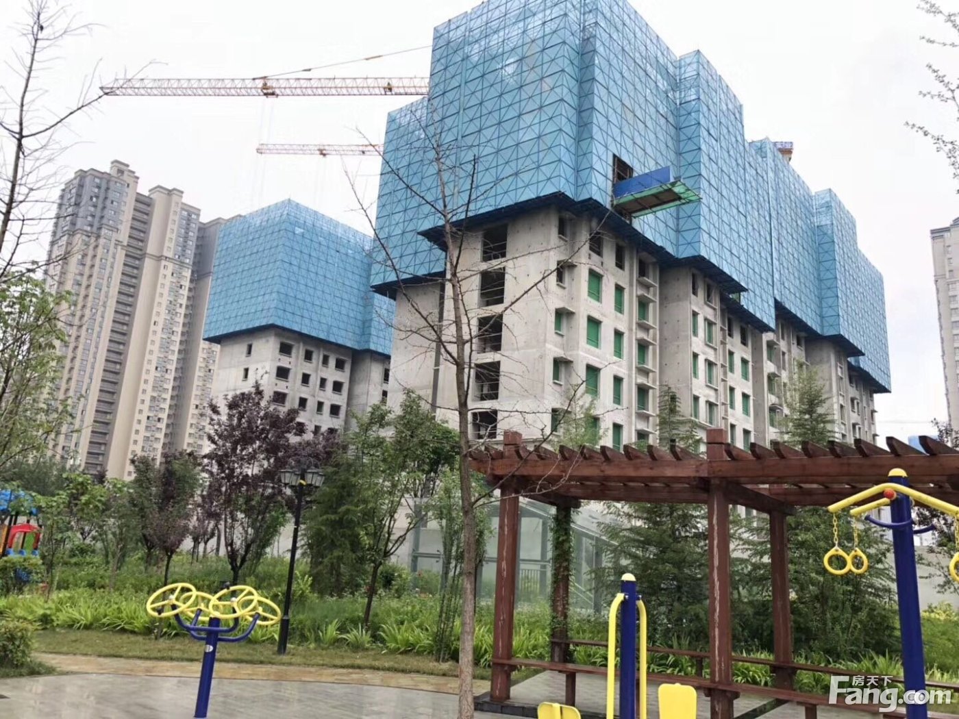逸景佲园新拍现场图片,实时了解楼盘新动态!