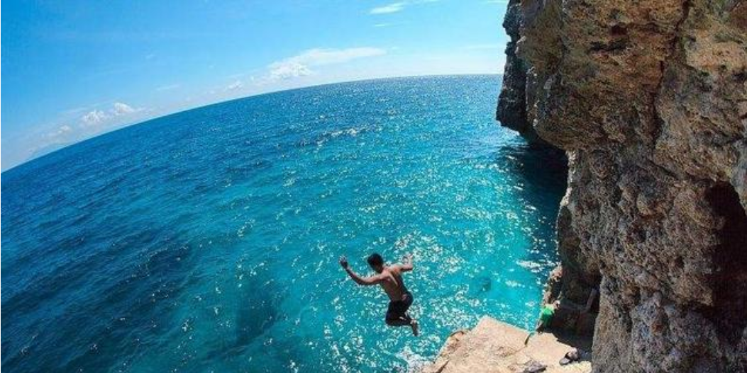 那么以运动员姿势落水会怎样?