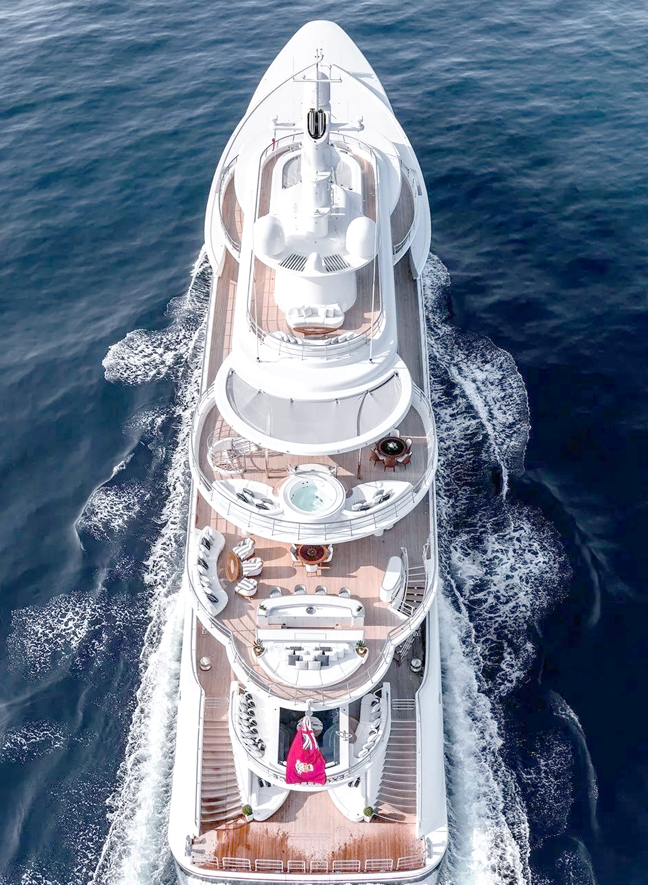 多位车界富豪的奢华游艇生活