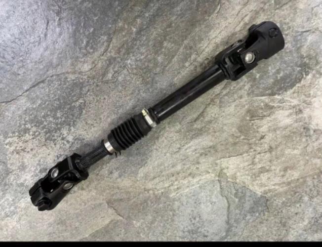 若汽车的转向机十字轴发生断裂,将会引发一系列问题,如方向盘操控困难