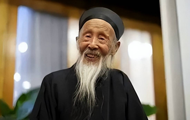 百岁道长张至顺:少吃荤,多吃素,月光底下勤散步