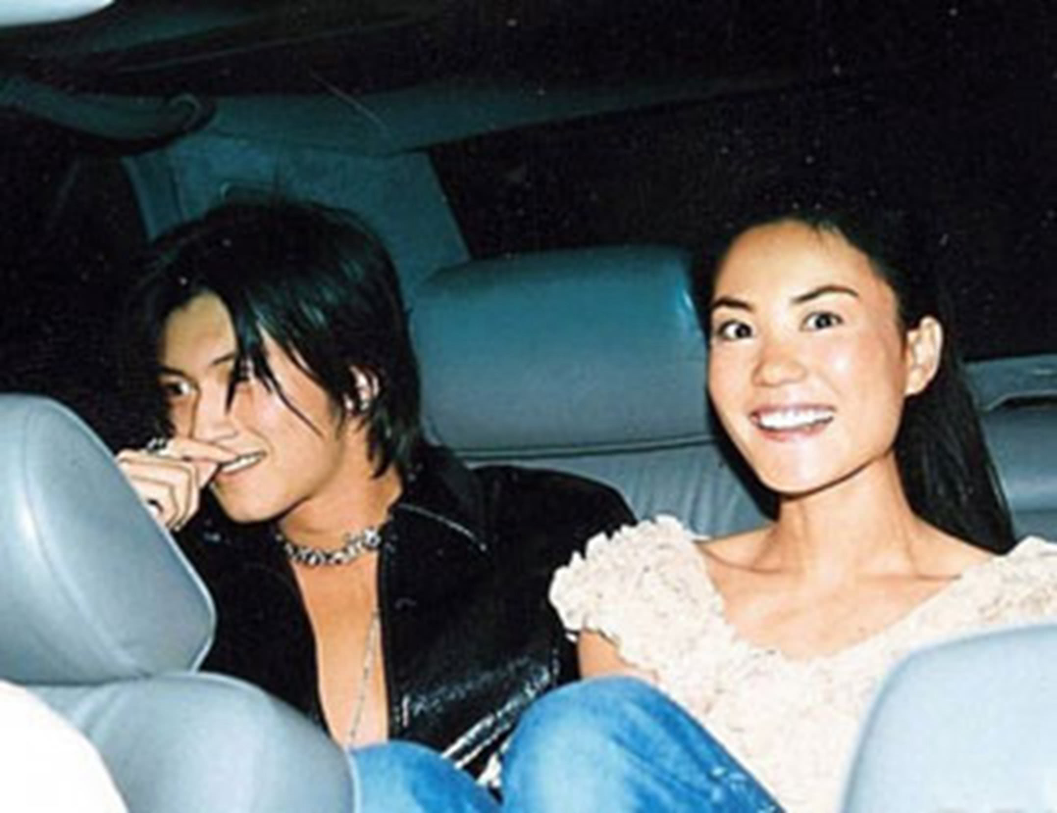 谢霆锋带娃澳洲旅游!长相帅气和大儿神似兄弟,与王菲情感很迷离