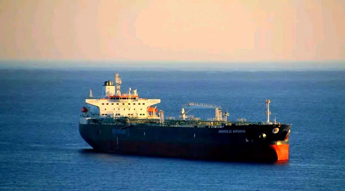 2021年4月30日,一艘从伊朗驶往中国运载15万吨石油的油轮